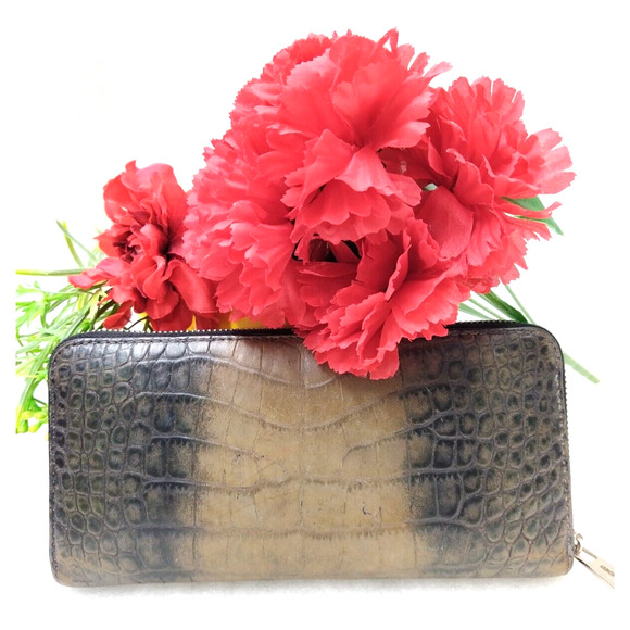 Michael Kors Brown Leather Crocodile Embossed Zip Around Credit Card Wallet - Picture 2 of 12